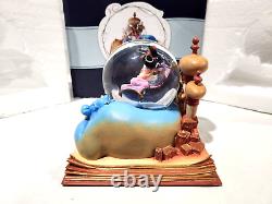 Discontinued Rare HTF Hallmark Disney Aladdin Snow Globe Jasmine Genie