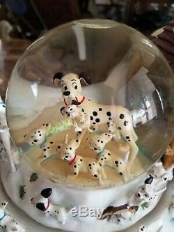 Disney 101 Dalmatians snow globe