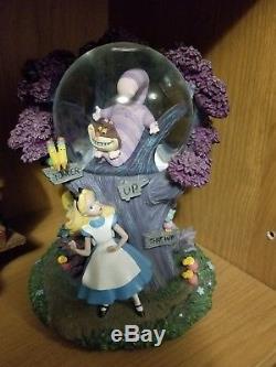 Disney Alice In Wonderland Cheshire Cat Snow Globe Musical Rare I'm Late Lights