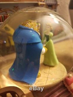 Disney Beauty and The Beast Belle Library Music Snowglobe Globe with Blower 1991