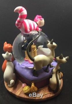 Disney CATS SNOW Water GLOBE Cheshire Cat Can You Feel The Love Tonight Musical