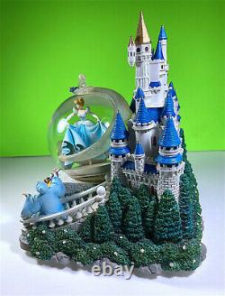 Disney Cinderella & Castle Musical Animated Lighted Sparkly Snow Globe