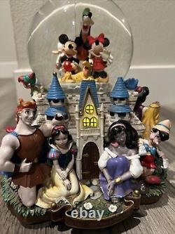 Disney Double Snow Globe A Dream is a Wish Your Heart Makes Lights, Music