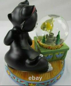 Disney Figaro & Cleo Pinocchio Musical Snowglobe Water Snow Globe Rare
