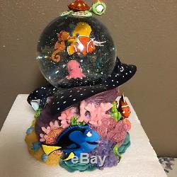 Disney Finding Nemo Snow globe Dory Ray Coral Reef RARE, RETIRED BOX MINT