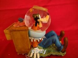 Disney Goofy Snowglobe Snow Globe Fish Bowl Musical New In Box