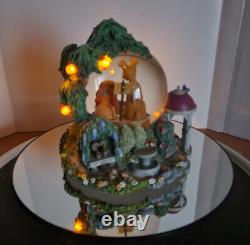 Disney Lady and the Tramp Light up Musical Snow Globe With Original Box