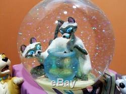 Disney Lady & the Tramp Siamese Cat Si Am Music Blower Glitter Water Snow Globe
