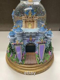 Disney Magic Kingdom Castle You Can Fly! Working INCREDIBLE Snow Globe RARE