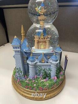 Disney Magic Kingdom Castle You Can Fly! Working INCREDIBLE Snow Globe RARE