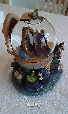 Disney Magic Mirror Musical Snow Globe (Rare)