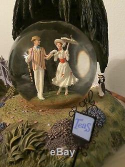 Disney Mary Poppins 40th Anniversary Jolly Holiday Snow Globe