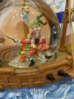 Disney Peter Pan and Captain Hook You can Fly Musical Snow Globe