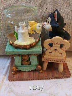 Disney Pinocchio Figaro & Cleo Fishbowl Snow Globe Free Shipping