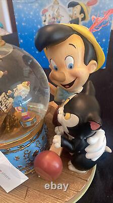 Disney Pinocchio and Figaro Musical Snow Globe Brahm's Waltz
