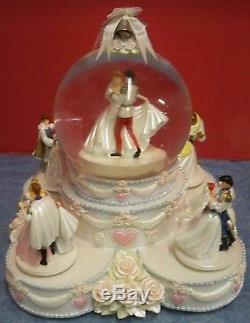 Disney Princesses Princes Wedding Cake Musical Snowglobe Everlasting Love Mint