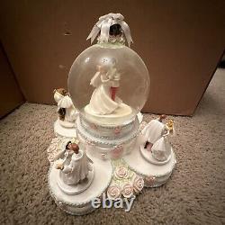 Disney Princesses WEDDING CAKE Music Snow Globe