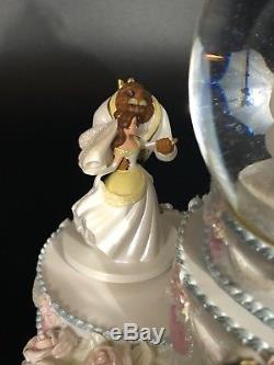 Disney Princesses Wedding Cake Animated Musical SnowithWater Globe