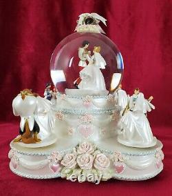 Disney Princesses Wedding Cake Musical Snow Globe WORKING