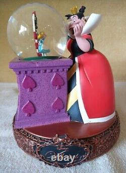 Disney Queen of Hearts Snow Globe Alice in Wonderland Villains RARE