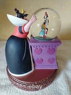 Disney Queen of Hearts Snow Globe Alice in Wonderland Villains RARE