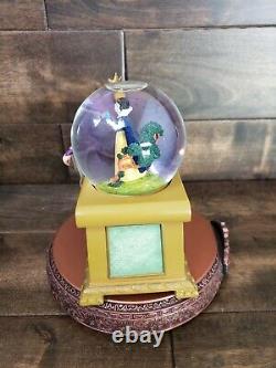Disney Snow White And The Seven Dwarfs Evil Queen Crystal Ball Snow Globe