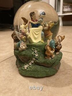 Disney Snow White And The Seven Dwarfs Musical Snow Globe -Playful Melody- Works
