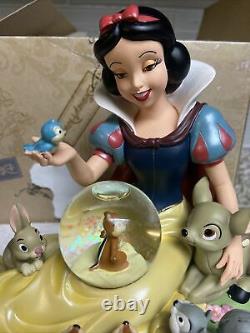 Disney Snow White'Animal Friends' Snow Globe MINT