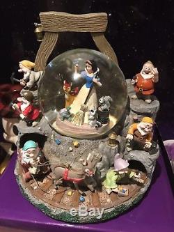 Disney Snow White Musical Snow Globe