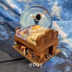Disney Snow White & Seven Dwarfs Musical Snow Globe dwarfs Yodel Song Tune rare