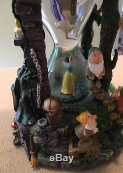 Disney Snow White & The 7 Dwarfs Lit & Sounds Hourglass Snow globe 6x12H