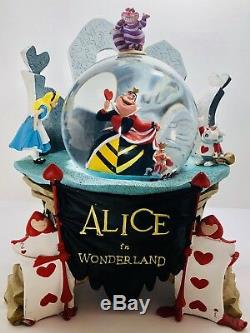 Disney Store ALICE IN WONDERLAND Queen of Hearts Musical SnowglobeRARE