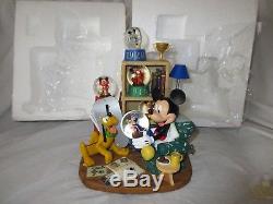 Disney Store Exclusive Mickey Mouse Through The Years Deluxe Musical Snowglobe