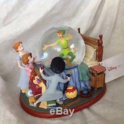 Disney Store Exclusive Peter Pan IN THE BED ROOM Figurine SnowGlobe- MIB-RARE