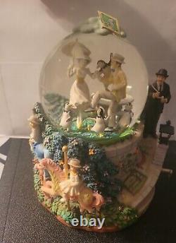 Disney Store Mary Poppins Let's Go Fly A Kite Water Snow Globe Music Box