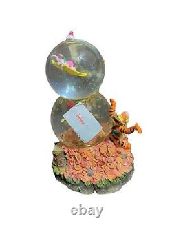 Disney Store Pooh's Kite Trouble Double Bubble Musical Snow Globe w. Leaf Blower