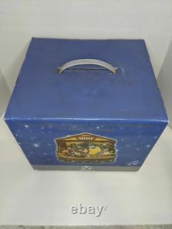 Disney Store Snow White and the Seven Dwarfs Music Box Snow Globe Rare NEW