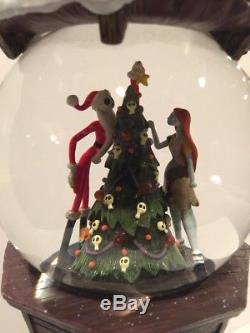 Disney Store What's This Nightmare Before Christmas Snow Globe Jack & Sally