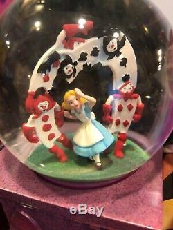 Disney Villains Musical Snow Globe Alice In Wonderland Queen Of Hearts Works