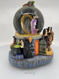 Disney Villians Snow White Evil Queen Snow Globe w Box EUC