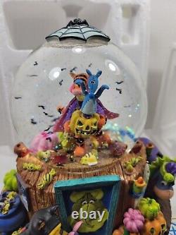 Disney Winnie the Pooh Halloween Tiggers Haunted House Musical Snow Globe Works