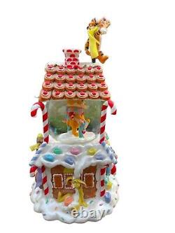 Disney Winnie the Pooh Snow Globe Holiday Musical 12 Merry Christmas Rare