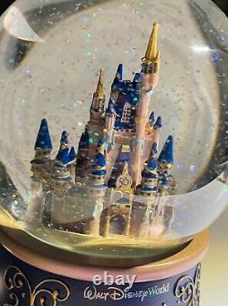 Disney World WDW 50th Anniversary Magic Kingdom Cinderella Castle snow Globe