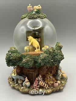 Disney's Classic Pooh Snow globe With Original Box And Styrofoam. Excellent Cond