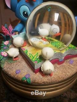 Disney's Lilo & Stitch Musical Snowglobe Stitch and ducklings Super Rare
