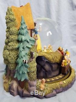 Disney's Snow White & The Seven Dwarves Snowglobe Music Box