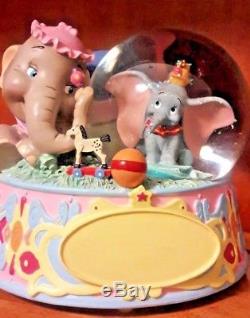 Disneys HTF Dumbo & Mama Jumbo Musical Water Glitter Snowglobe, Rock A Bye Baby