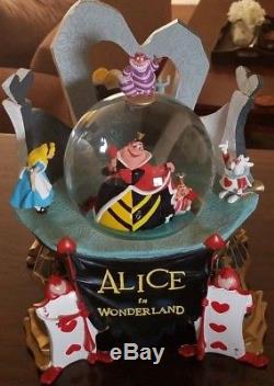 Extremely RARE Disney Alice in Wonderland QUEEN OF HEARTS Musical Snow Globe
