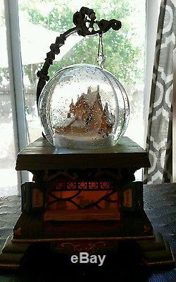 Extremely Rare! Walt Disney Pinocchio in Geppetto's Workshop Snowglobe Statue
