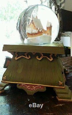 Extremely Rare! Walt Disney Pinocchio in Geppetto's Workshop Snowglobe Statue